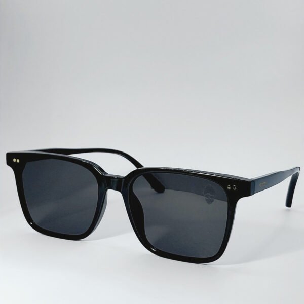 SQUARE POLISHED BLACK