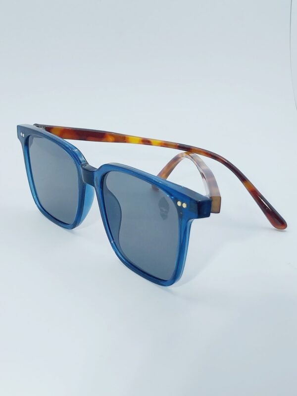 SQUARE CRYSTAL BLUE TURTLE